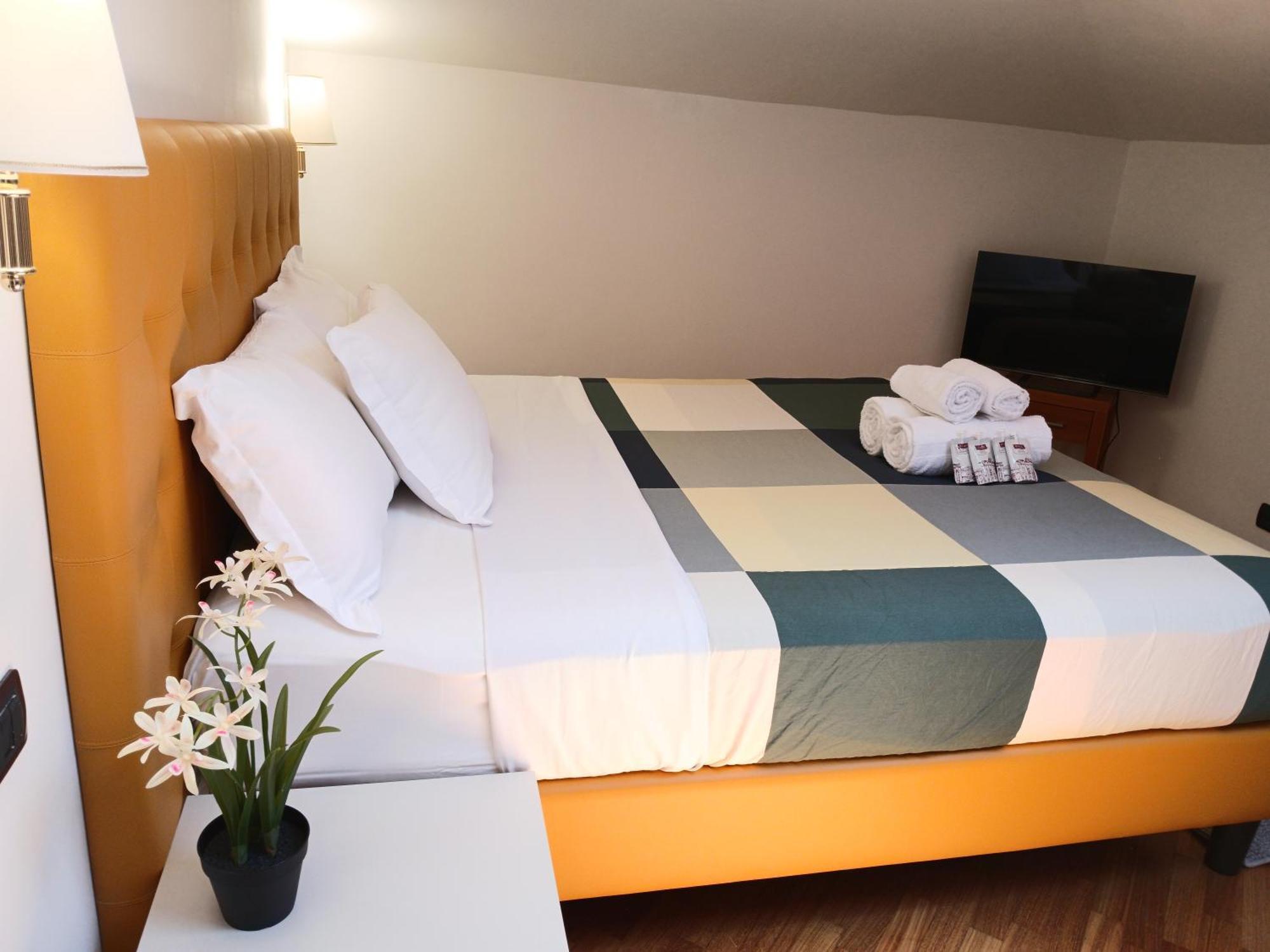 Attic Garden Hotel Рим Екстериор снимка